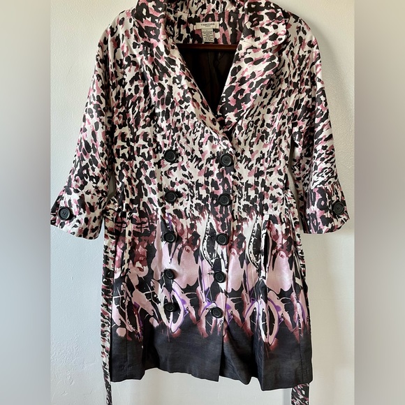 Vertigo Paris lightweight Trench Coat. Like New Medium - Picture 4 of 9